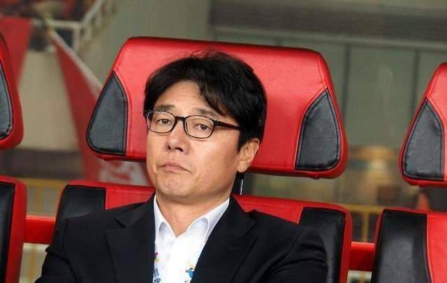 护士丝袜调教男m足j